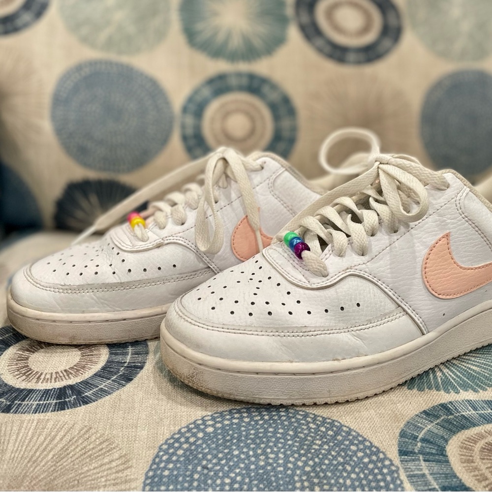 Nike Court Vision low white coral size 8